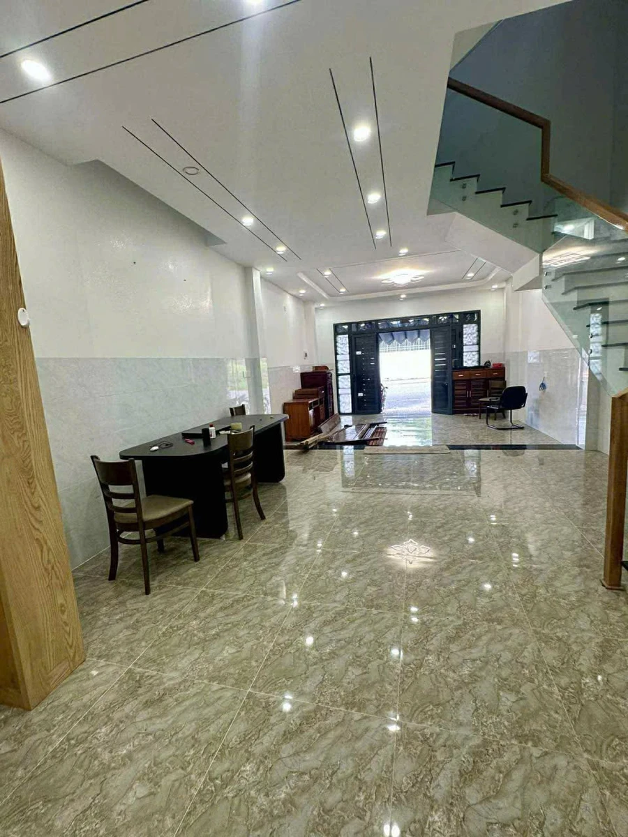 Bán nhà 3 tầng mặt tiền Phong Châu 226m² ngang 5m - Ảnh thu nhỏ 4