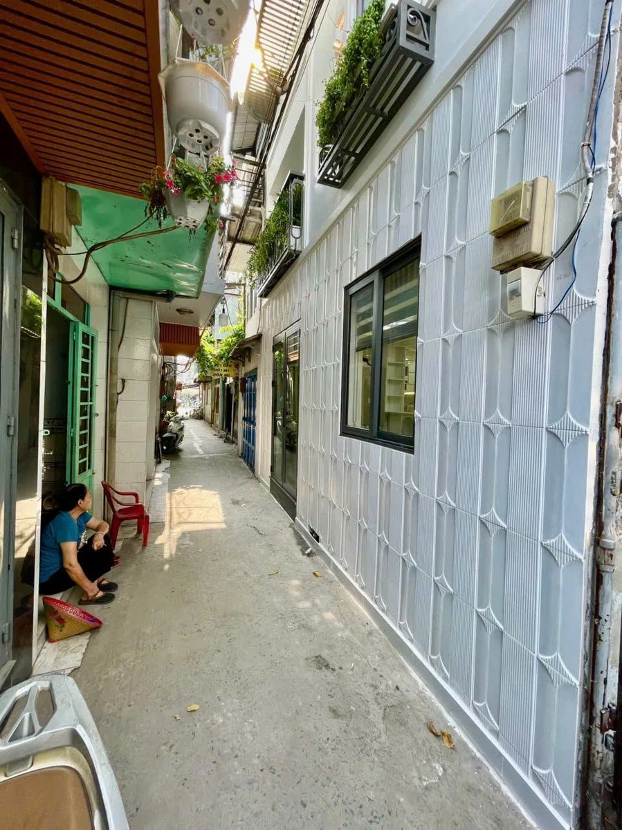 Bán nhà Quận 7, 33m², 2PN, 2WC, sổ riêng giá 3,999 tỷ - Ảnh thu nhỏ 3