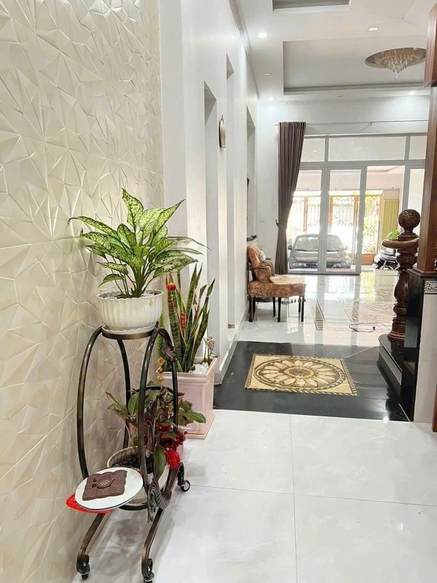 Bán nhà lầu mặt tiền kinh doanh 100m² Phan Thiết - Ảnh 1