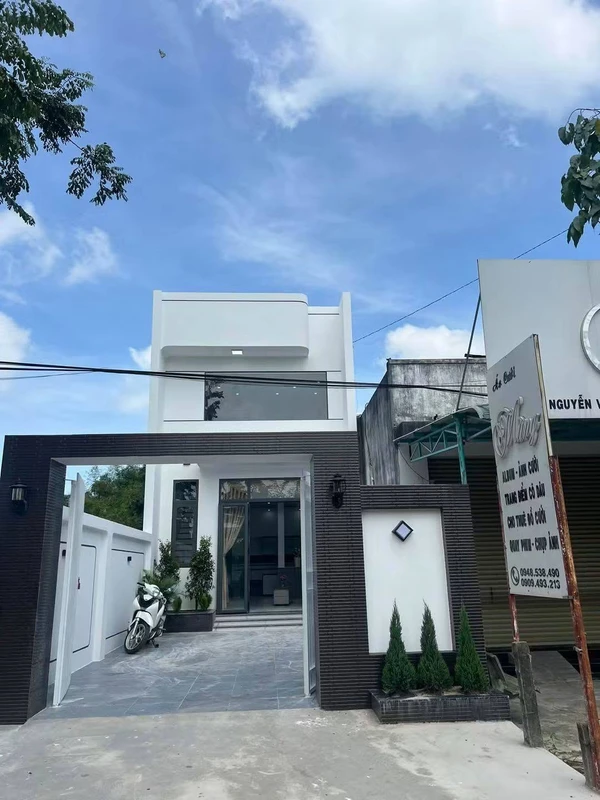 Bán nhà gác lửng mặt tiền đường Nguyễn Văn Linh, Long Hoa, Tây Ninh, giá 2,39 tỷ