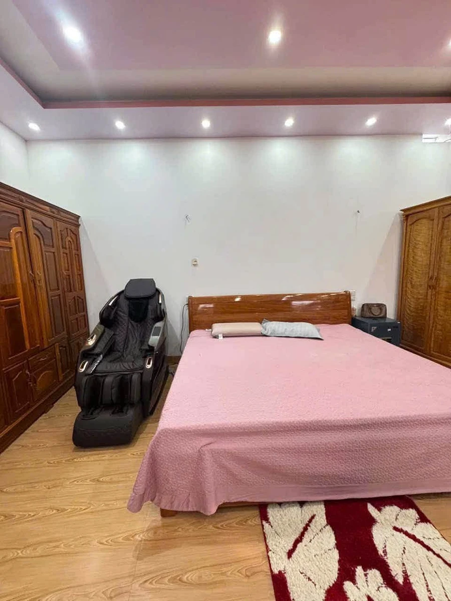 Bán nhà 3 tầng 246m² đường Hoàng Văn Thái, Tân Phú - Ảnh thu nhỏ 4