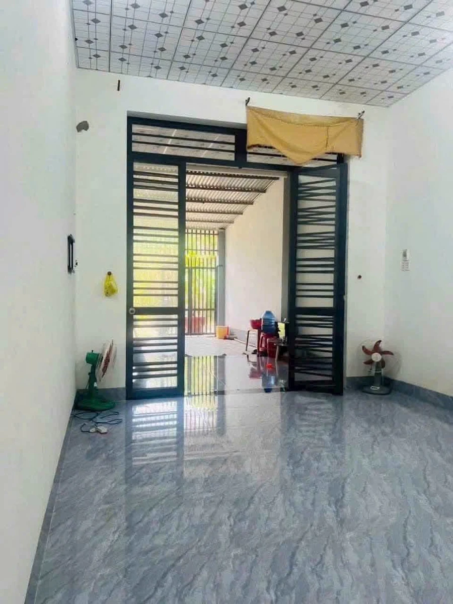 Bán nhà giá rẻ hẻm 32 Trần Phú, Hòa Thành, Tây Ninh, 112m2, giá 700 triệu - Ảnh thu nhỏ 3
