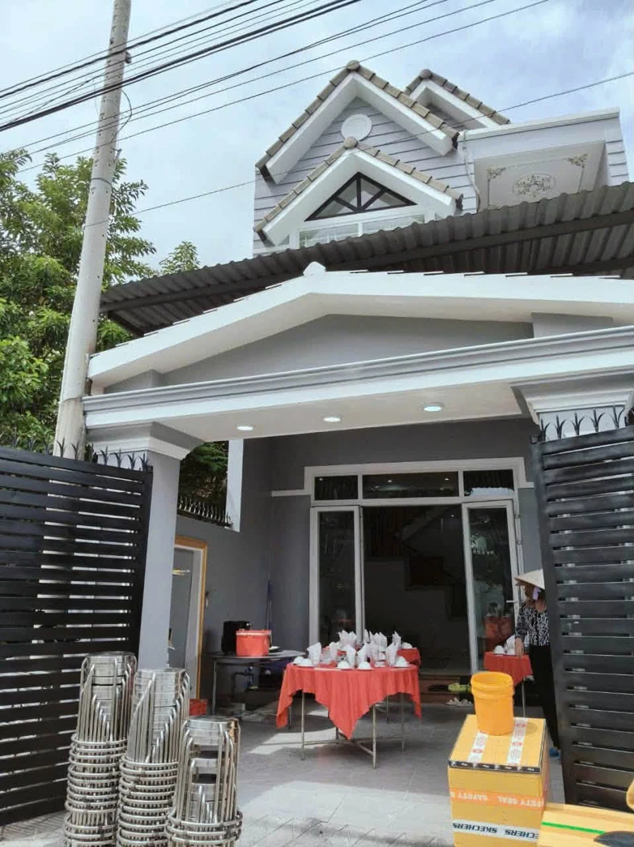 Bán nhà 1 trệt 1 lầu 93m² Thủ Dầu Một - Ảnh 1