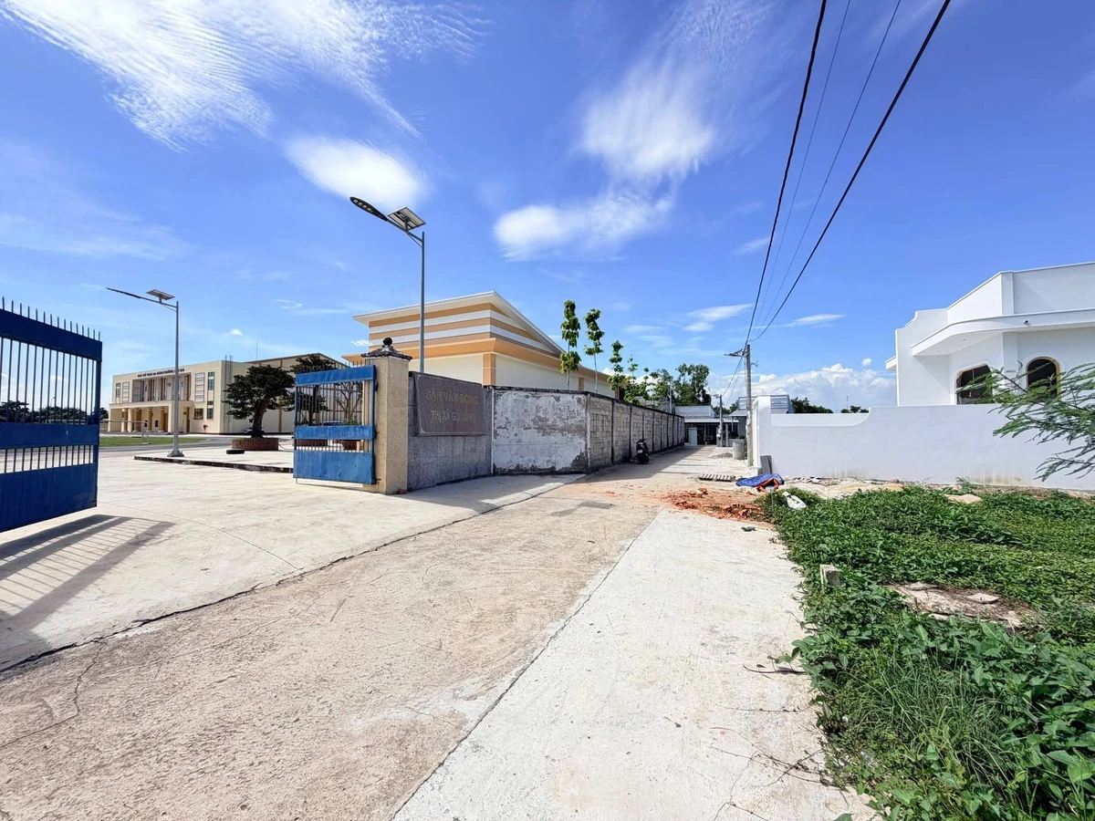 Nhà phố mới 2 phòng, 100m², Gò Công, Tiền Giang - Ảnh thu nhỏ 3
