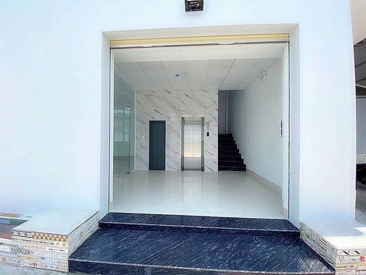Cho thuê toà nhà mặt tiền Đại lộ Bình Dương 620m2 160tr/tháng - Ảnh thu nhỏ 4