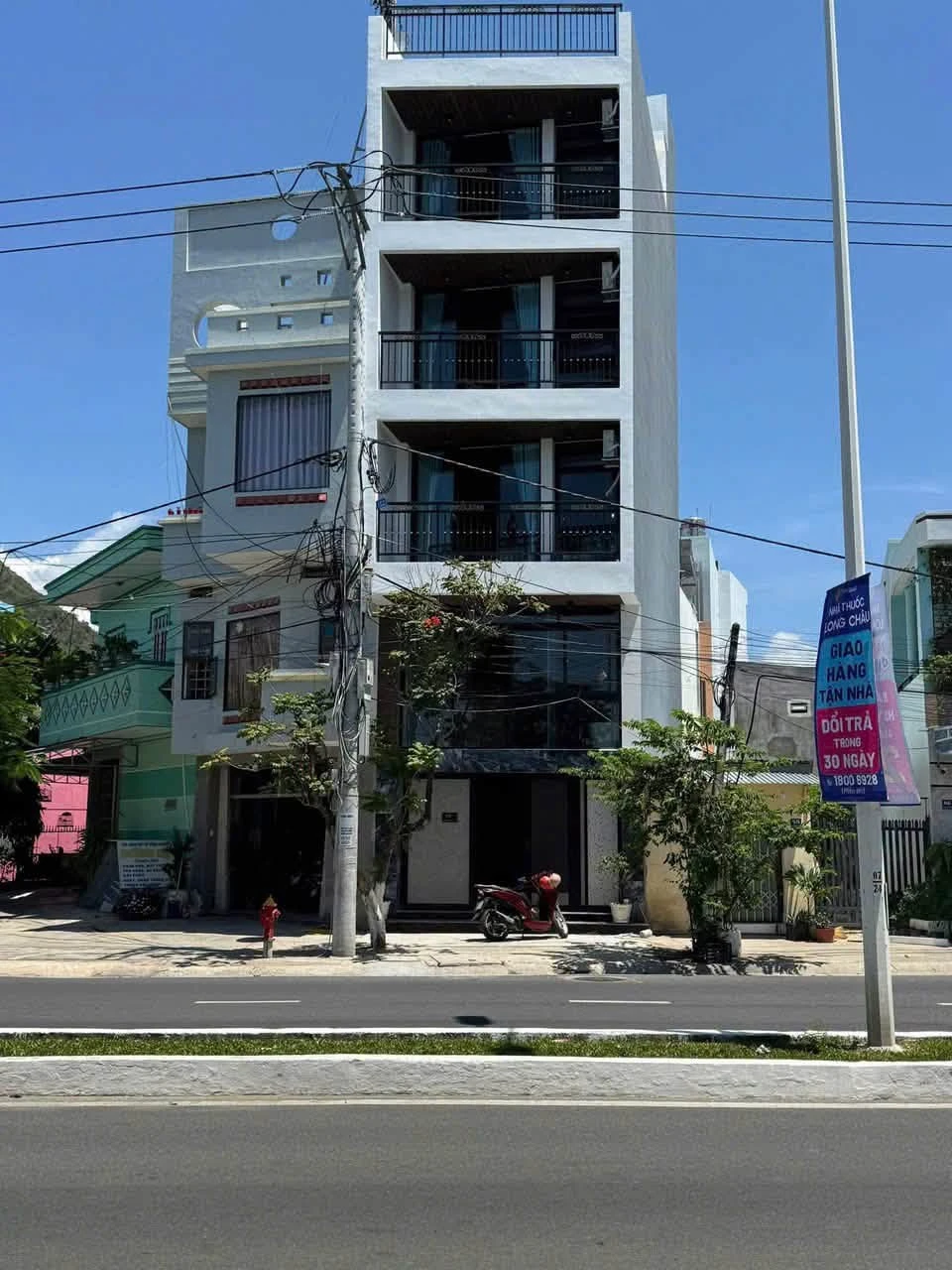 Bán tòa nhà 6 tầng mặt tiền Phạm Văn Đồng, Nha Trang, 249m² - Ảnh 1