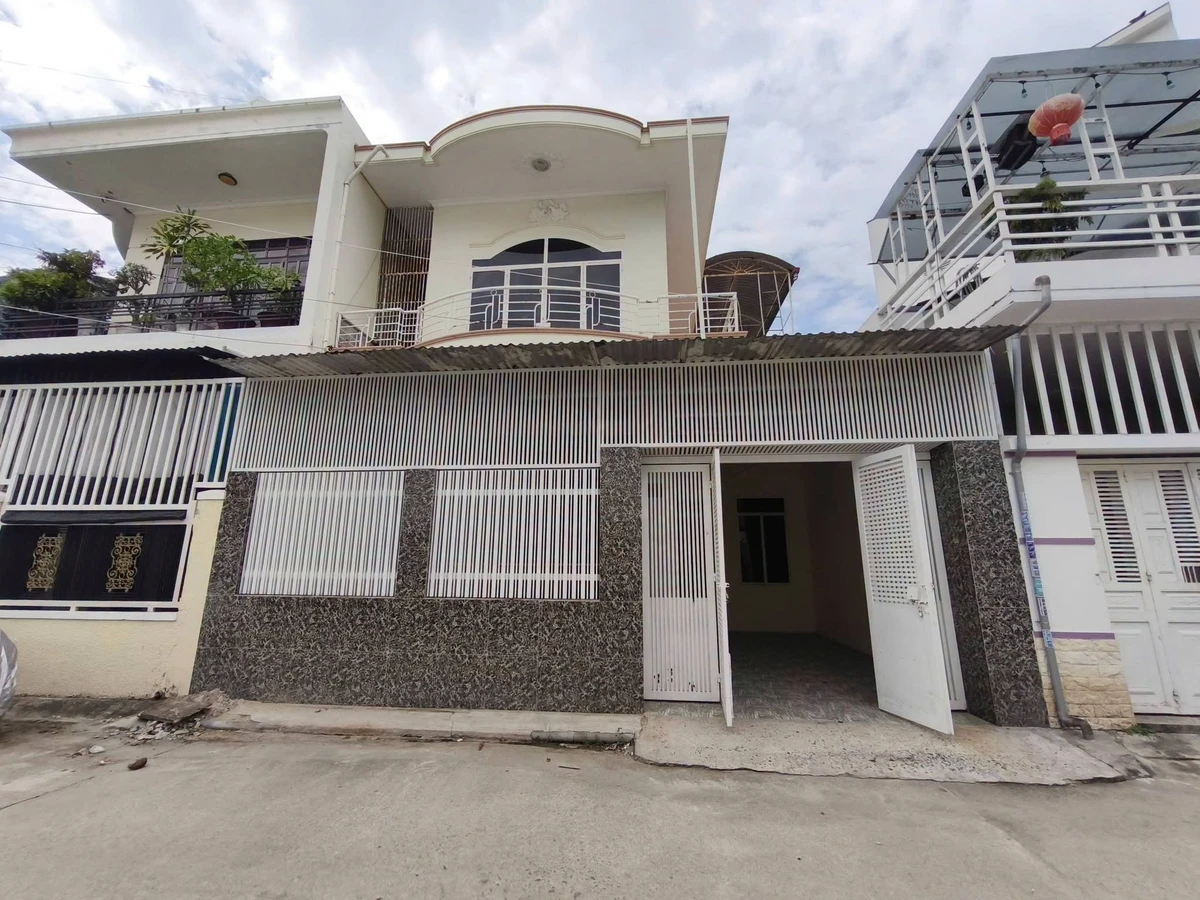 Bán nhà mặt tiền 8m, 87,2m² Ngô Đến Nha Trang, 3 tỷ 900 triệu - Ảnh 1