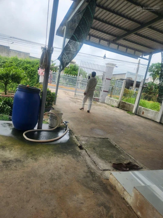 Chủ định cư nước ngoài không ai trông. Cần sang lại căn nhà cấp 4 (200m2) giá 850tr. LH 0909 362 *** - Ảnh thu nhỏ 3