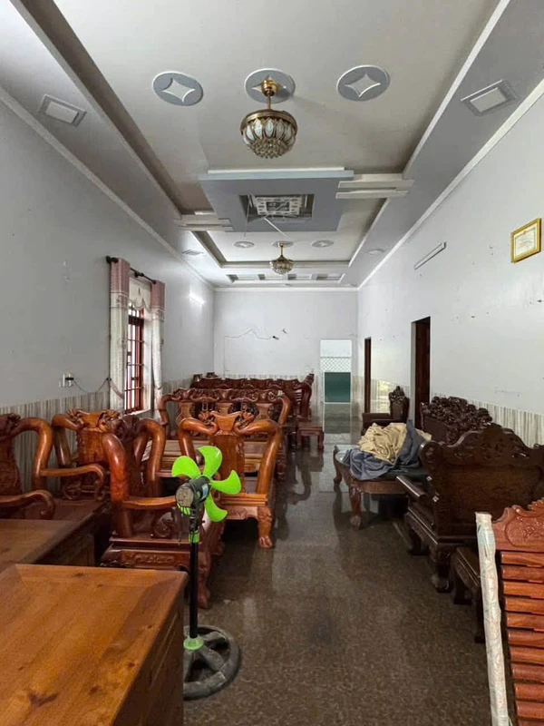Bán đất mặt tiền kinh doanh 600m2 có nhà và cửa hàng tại Chơn Thành, Bình Phước