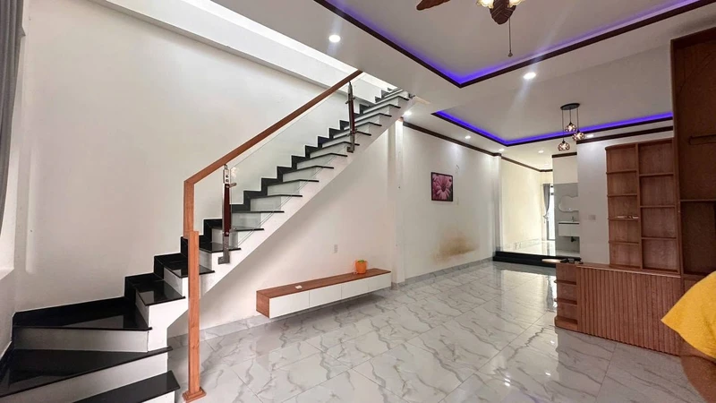 Bán nhà mê lửng 3PN Cao Thành 125m² 1 tỷ 990