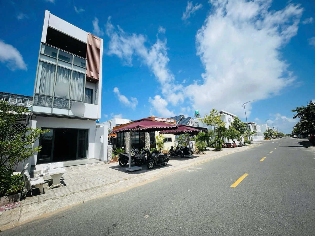 Bán nhà 2 lầu 96,75m² Rạch Giá giá 3,69 tỷ - Ảnh thu nhỏ 2