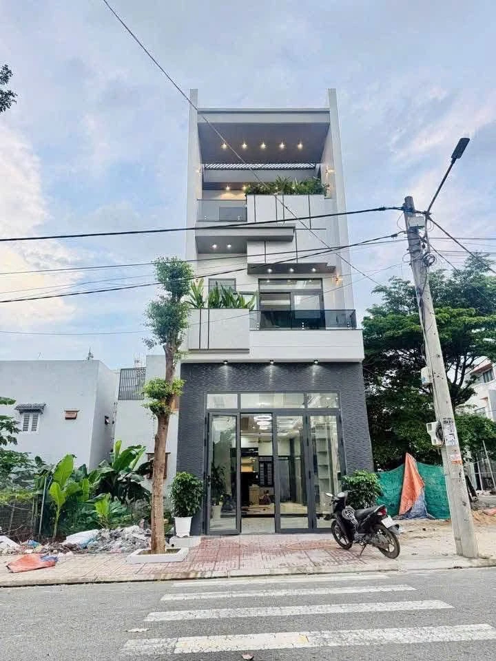 Bán nhà phố KDC Lê Phong Tân Đông Hiệp 211m² 3 PN 5.88 tỷ - Ảnh 1
