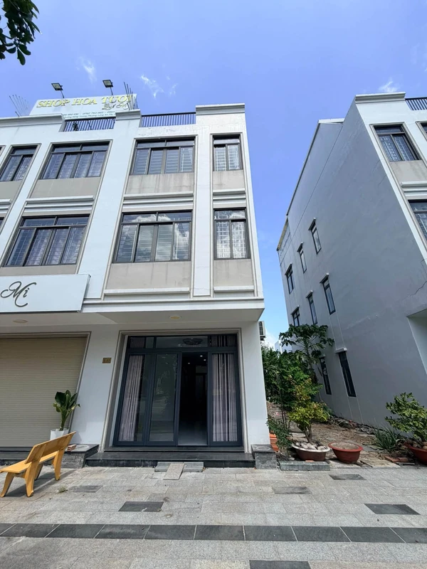 Bán nhà mặt tiền Hùng Vương Tân An 90m2, 5 phòng, 9.8 tỷ