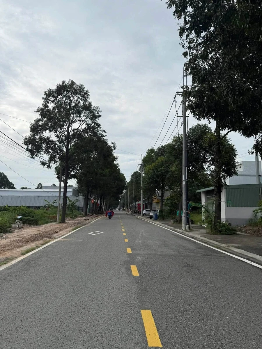 Bán lô đất 100m2 đường D9 Hòa Phú B giá 2.2 tỷ - Ảnh thu nhỏ 2