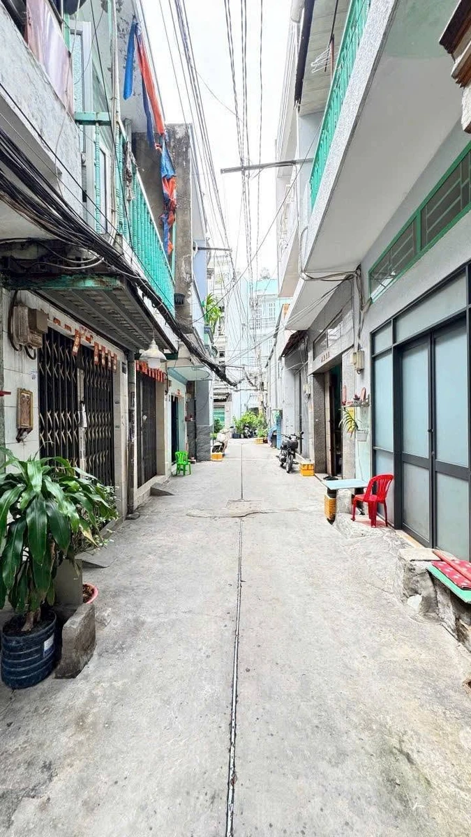 Bán nhà 4 tầng hẻm Lạc Long Quân, Phường Bình Thới, Quận 11, 20,5m², 4,6 tỷ - Ảnh thu nhỏ 2