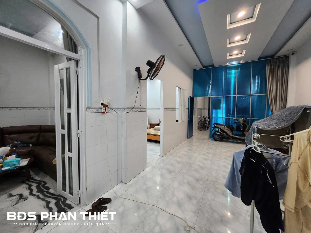 Bán nhà phong năm góc 2 mặt tiền 150m2 Phan Thiết - Ảnh thu nhỏ 2