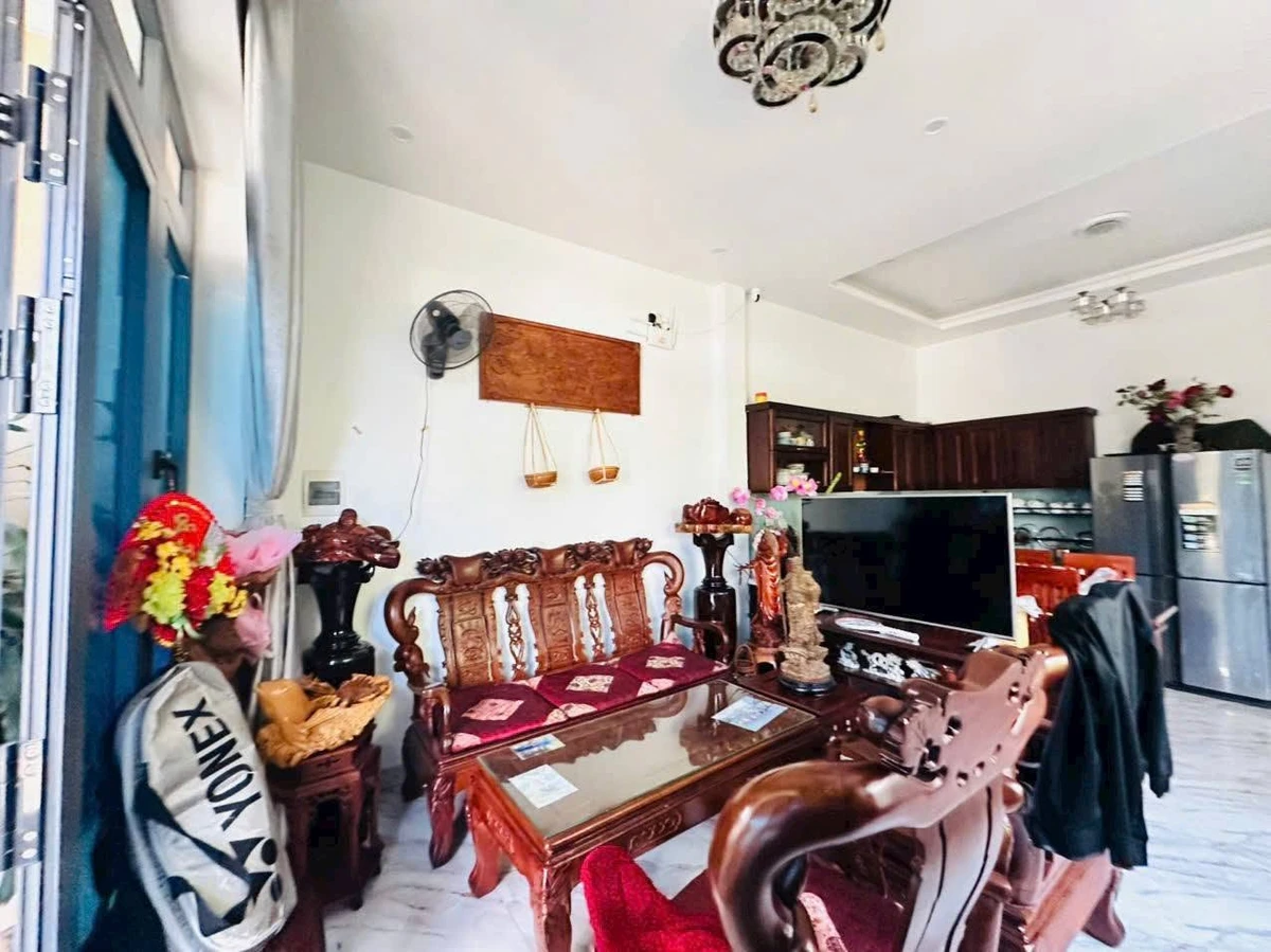 Bán nhà 2 tầng 109,8m2 kiệt ô tô đường An Dương Vương, TP Huế - Ảnh 1