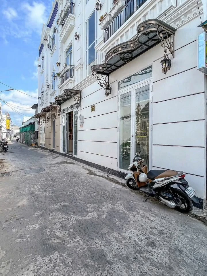 Bán nhà 1 trệt 2 lầu full nội thất 44 m² 3 tỷ 100 triệu Bình Chánh - Ảnh thu nhỏ 2