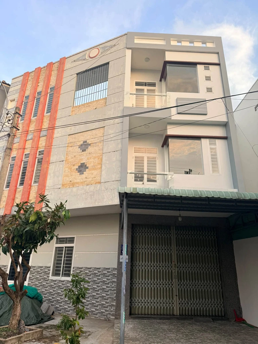 Nhà mặt tiền 3 tầng 48m² gần Lê Thanh Nghị, Quy Nhơn, 4 tỷ - Ảnh 1