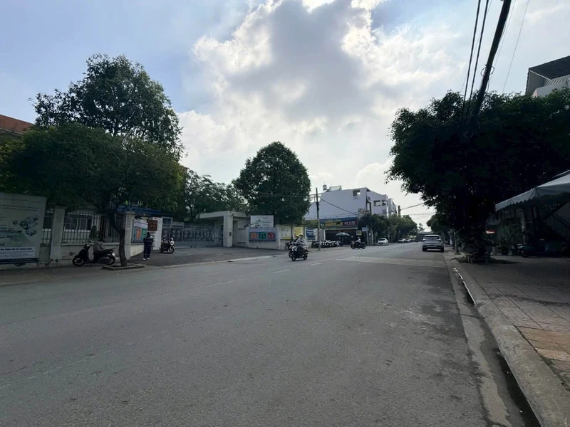 Bán nhà 1 trệt 1 lầu 4x18m khu dân cư D2D, phường Trấn Biên, Đồng Nai giá 5,6 tỷ