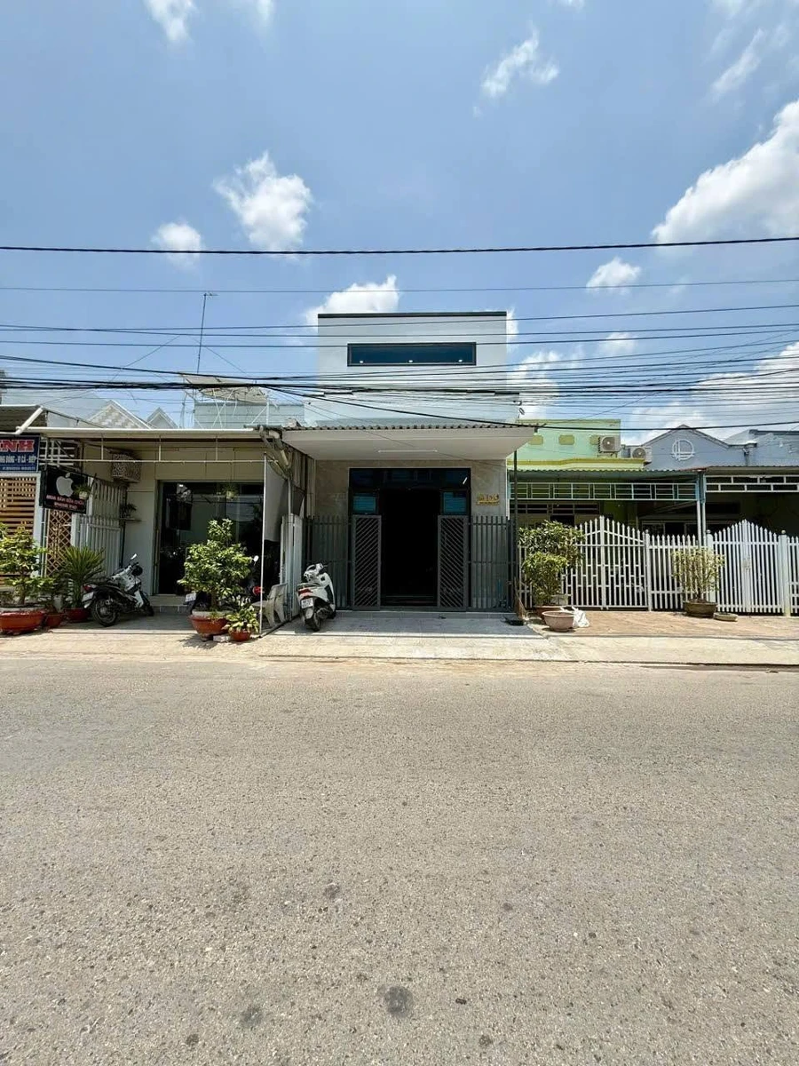 Bán nhà phố 1 trệt 1 lửng 4,5x24m, 3PN, đường Ngọc Hân Công Chúa, KDC Vĩnh Quang, Rạch Giá - Ảnh 1
