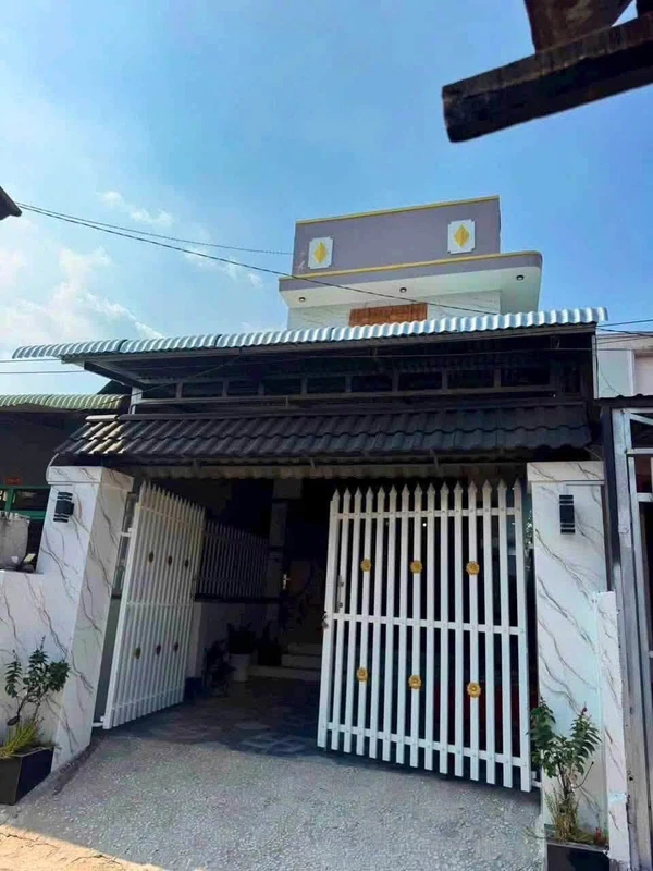 Bán nhà 1 trệt 1 lầu 100m² Gò Dầu Tây Ninh 1tỷ790