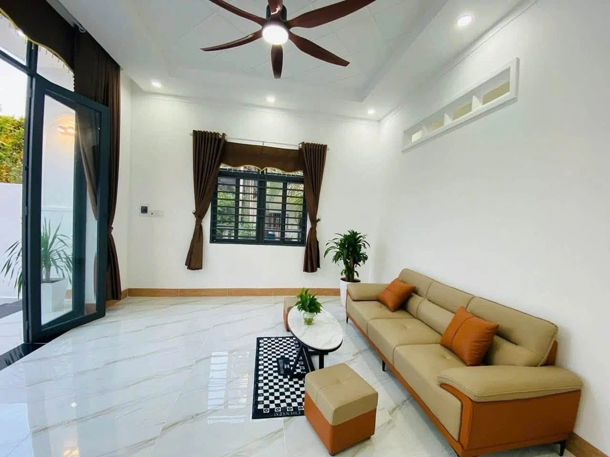 Bán nhà tân cổ điển 100m² 3PN Bàn Cờ Bình Tân 1.68 tỷ - Ảnh thu nhỏ 4