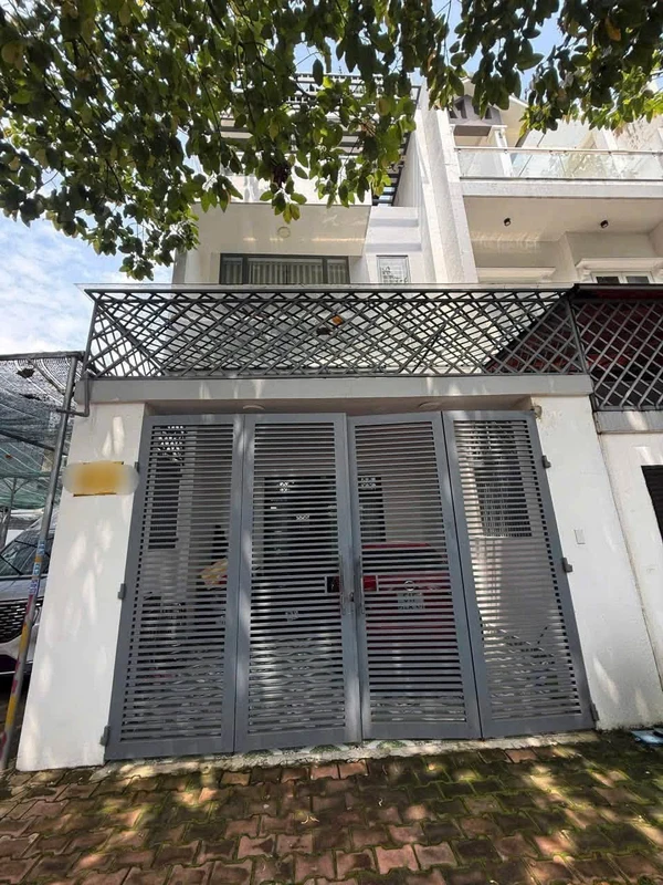 Bán nhà 1 trệt 2 lầu 234,7m2 Hiệp Thành 3 Thủ Dầu Một