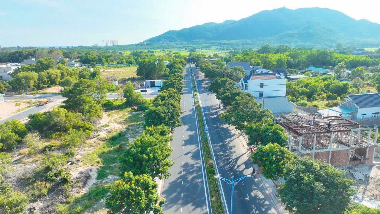 Bán đất mặt tiền Nguyễn Văn Linh, Phước Hải, 246m2, gần biển 800m