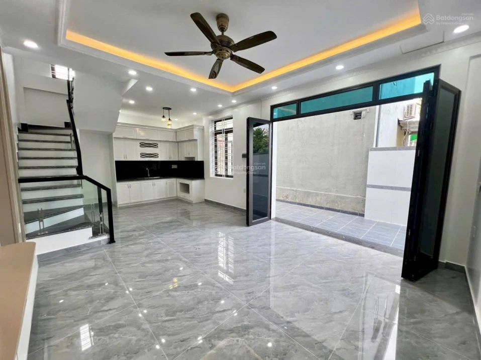 Nhà xây mới 3 tầng đã hoàn thiện vào ở ngay - Ảnh thu nhỏ 2