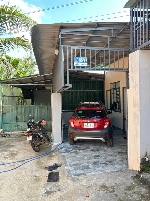 Bán nhà 88/18 Trần Quý Cáp, Buôn Ma Thuột, 3 phòng ngủ, sân ô tô, giá 2,65 tỷ