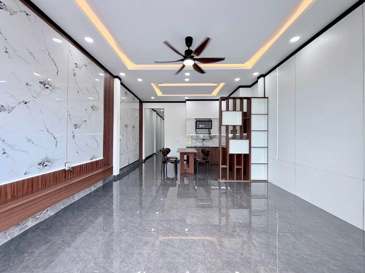 Bán nhà mặt tiền đường nhựa 5x28m, 3PN 2WC, sổ riêng thổ cư, Phường Long Khánh - Ảnh thu nhỏ 2