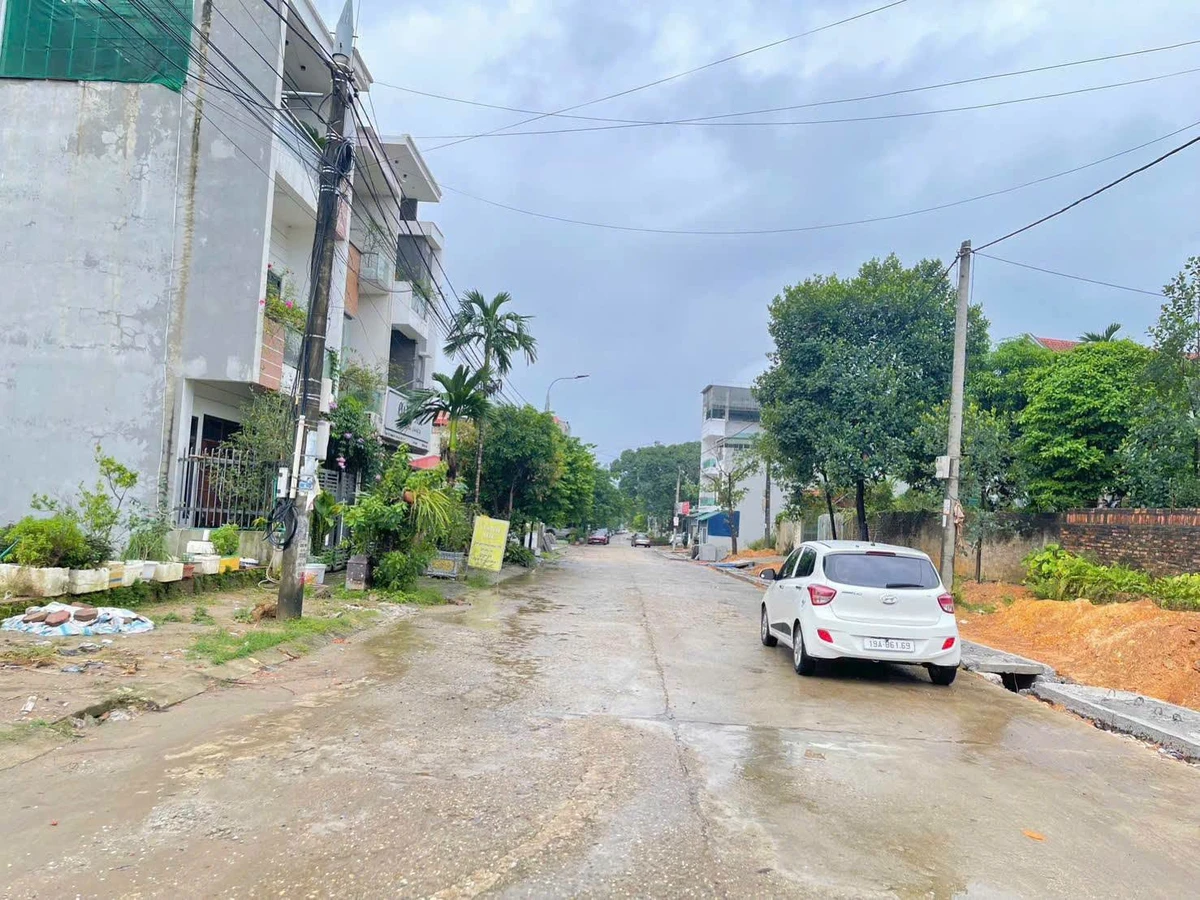 Bán đất 100m² mặt tiền Nguyễn Du, Phú Thọ, 4 tỷ - Ảnh thu nhỏ 2