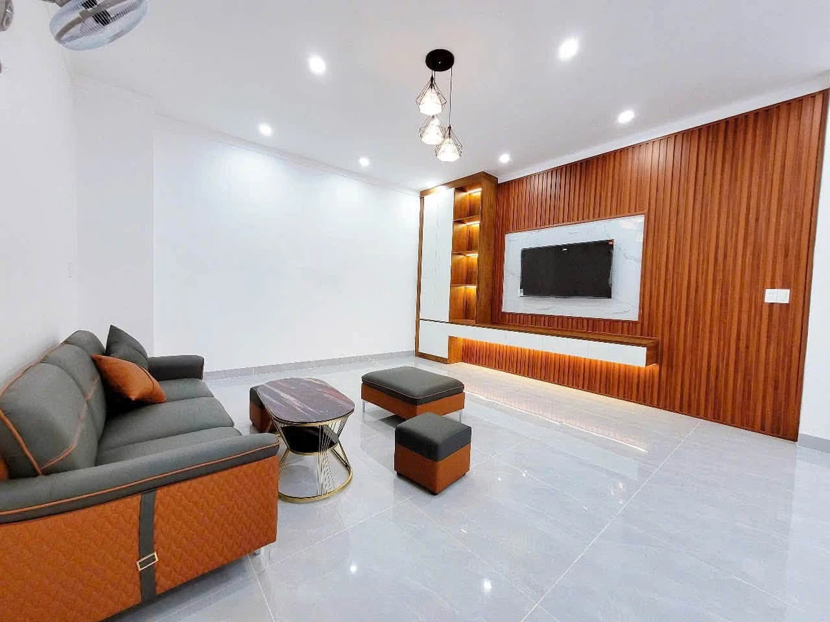 Bán nhà 3 phòng ngủ 170m² Nam Quốc Cang, Quận 1 - Ảnh thu nhỏ 2