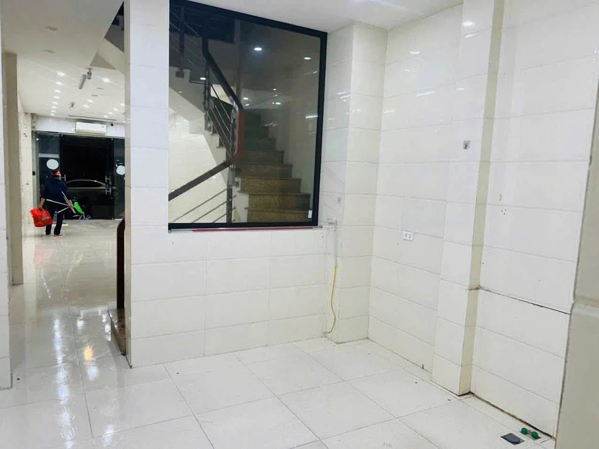 Cho thuê nhà nguyên căn 3 tầng 195m² Nguyễn Đức Cảnh 10tr/tháng - Ảnh thu nhỏ 2