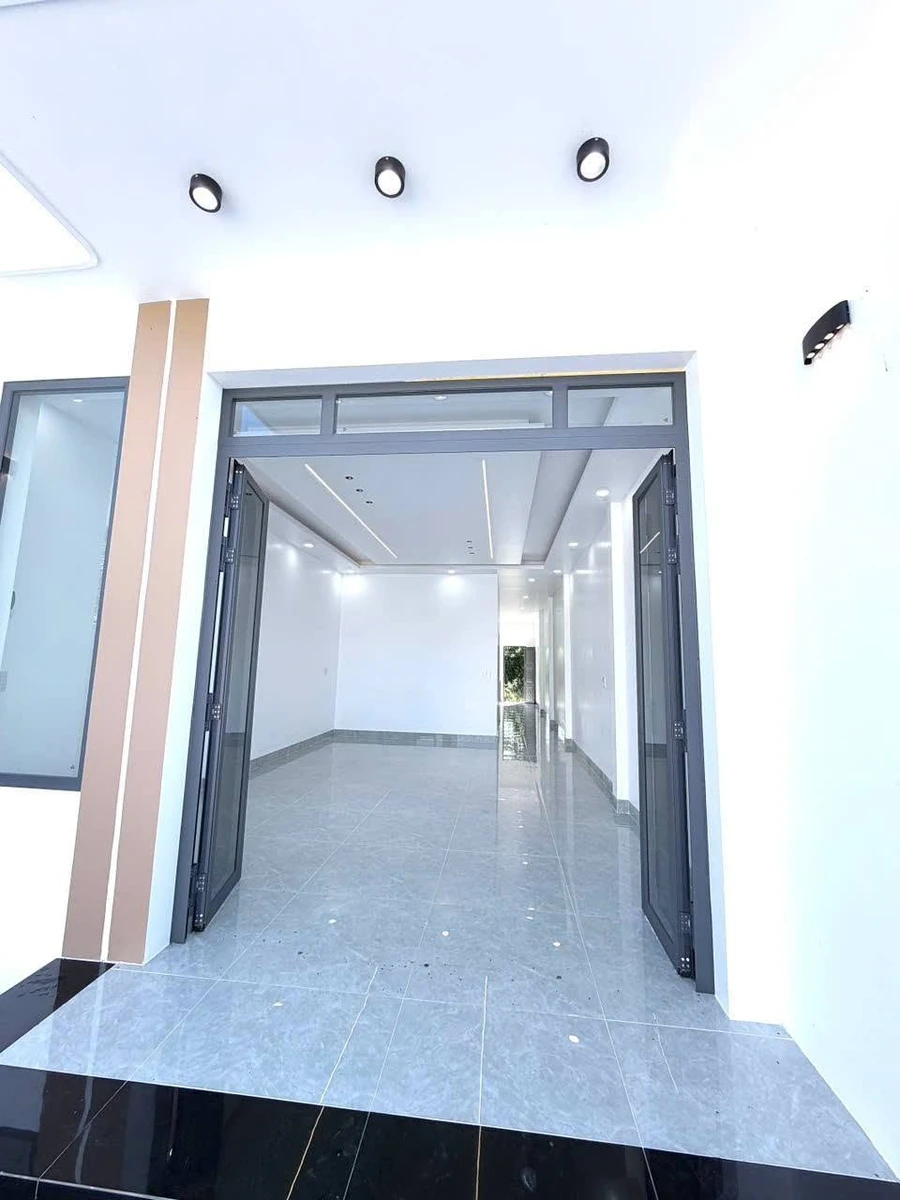 Bán 2 căn nhà liền kề 200m² 2 phòng ngủ Mỹ Thuận, Vĩnh Long 1.2 tỷ - Ảnh thu nhỏ 4