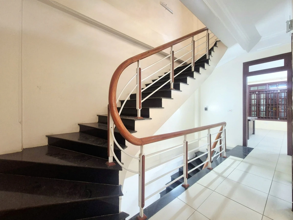 Bán nhà 4 tầng mặt phố Dương Định Nghệ, Thanh Hóa, 102m², 11.8 tỷ - Ảnh thu nhỏ 2