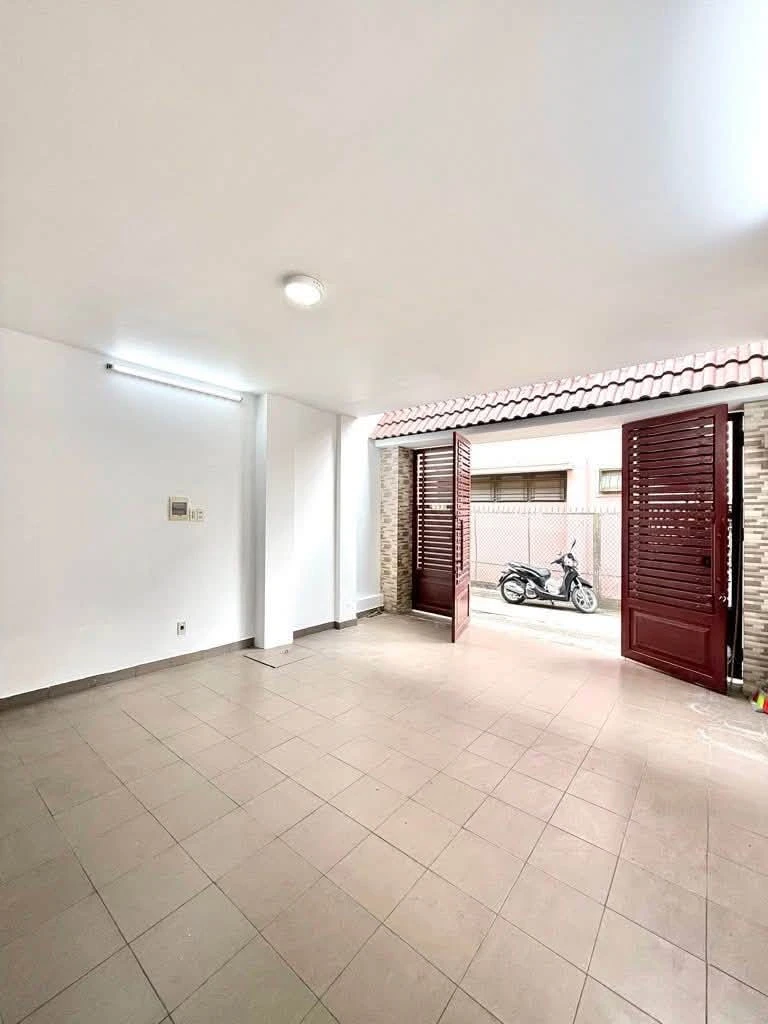 Bán nhà 3PN 92m² Phú Nhuận, giảm còn 10,9 tỷ - Ảnh 1
