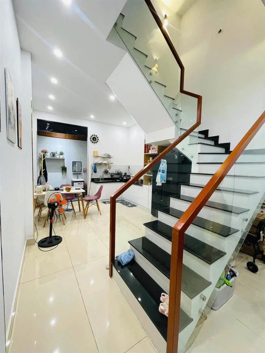 Bán nhà 3 tầng 55m² 3PN full nội thất Thủ Đức 5.4 tỷ - Ảnh thu nhỏ 2