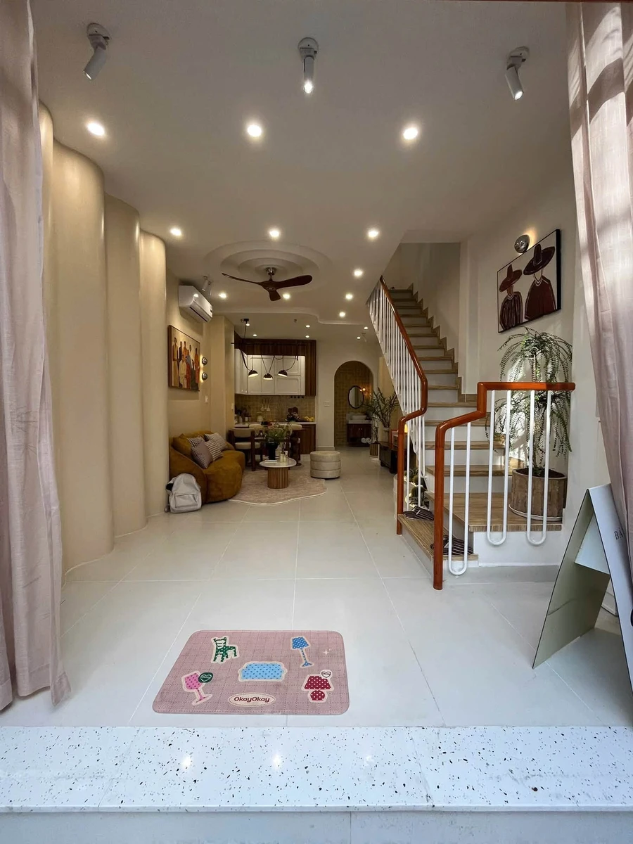 Bán nhà 4x10 trệt 2 lầu sân thượng Tân Phú 5 tỷ - Ảnh thu nhỏ 2