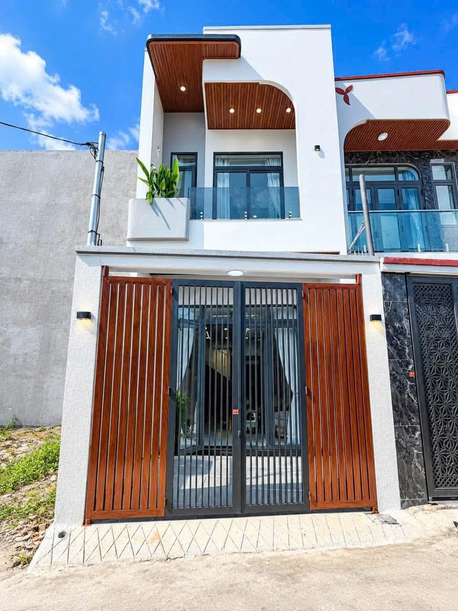 Bán nhà 2 tầng 3PN hẻm ô tô 4,2x15m KP3 Trảng Dài, Đồng Nai giá 2,79 tỷ - Ảnh 1