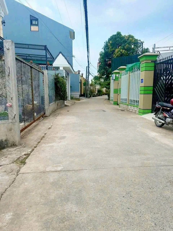 Bán nền góc 2 mặt tiền 187m2 phường Phú Khương, Bến Tre