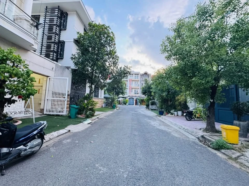 Bán lô đất nhà phố 90m2 đường 12m Q.7 giá 13.5 tỷ - Ảnh thu nhỏ 2