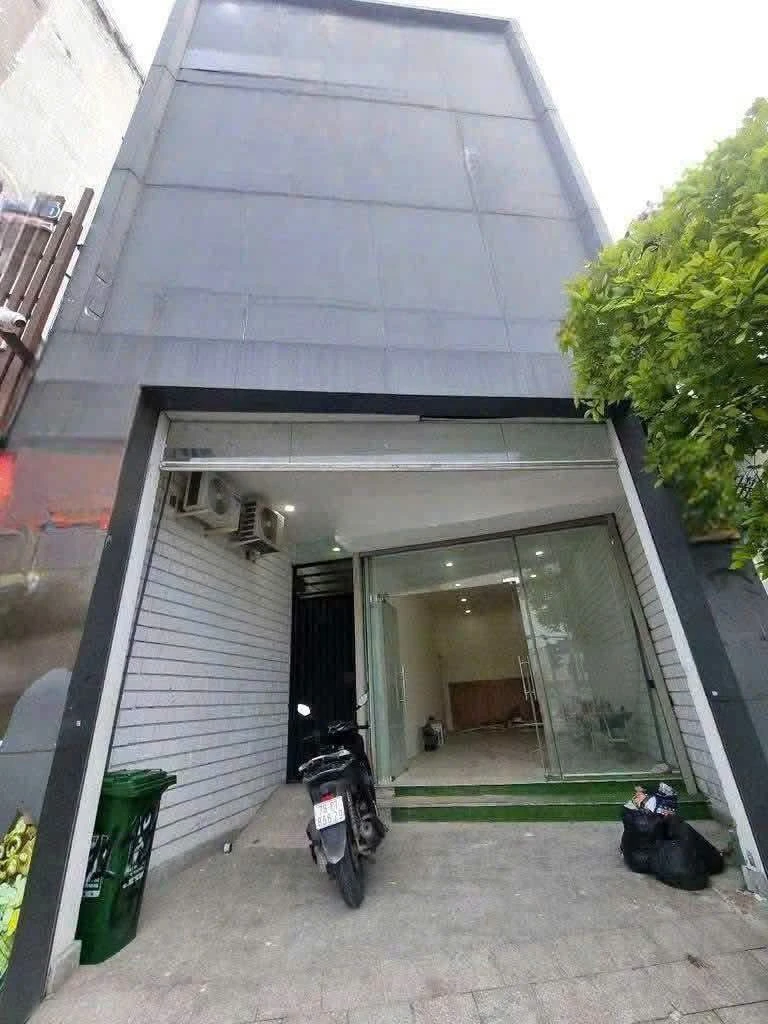 Cho thuê nhà mặt tiền Cộng Hòa, Tân Bình, 3,6x15m, 13 triệu - Ảnh 1