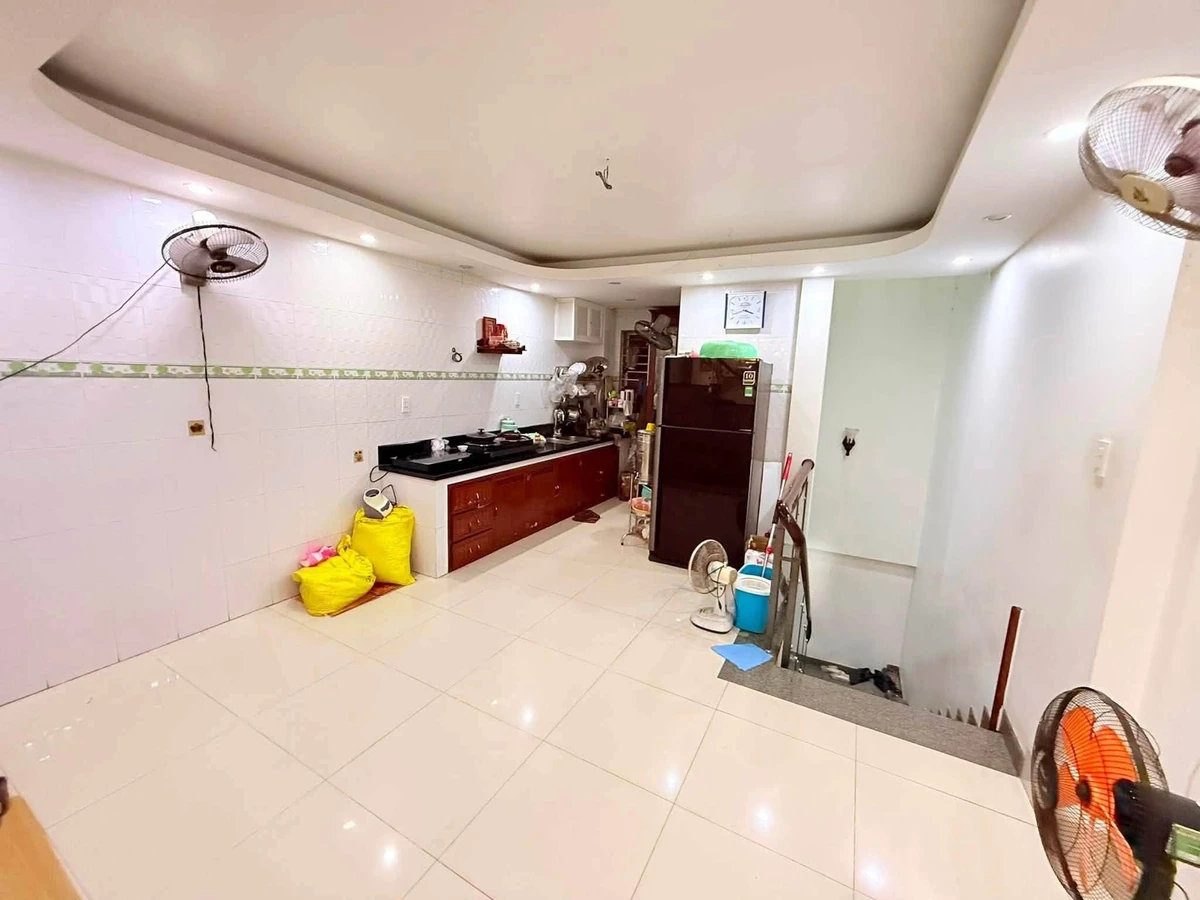Bán nhà mặt tiền 1 trệt 3 lầu 270m2 Vũng Tàu 9,7 tỷ - Ảnh thu nhỏ 3