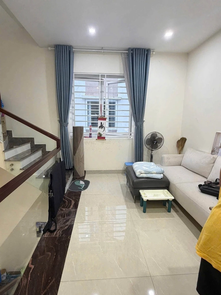 Bán nhà phố 3PN full nội thất 144m² Bình Chánh 7.35 tỷ - Ảnh 1