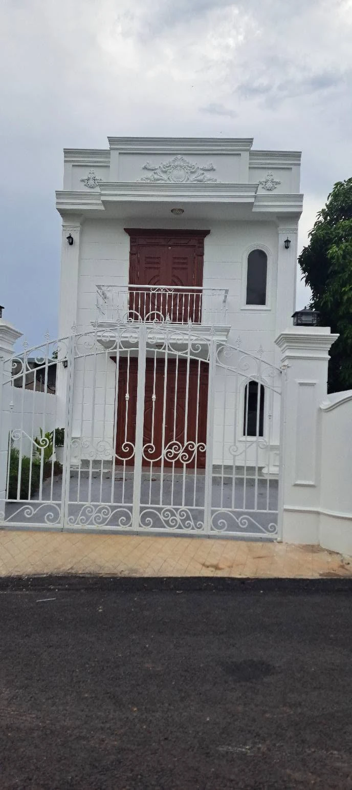 Bán nhà 3 phòng ngủ 120m² mới 100% Bình Phước, Đồng Xoài - Ảnh 1