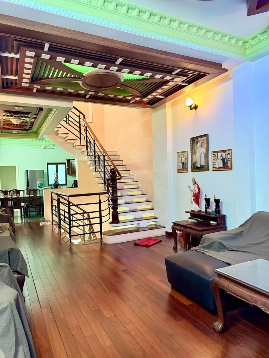 Bán nhà mặt tiền Tân Phú 70m2 4 tầng 9 tỷ - Ảnh thu nhỏ 2