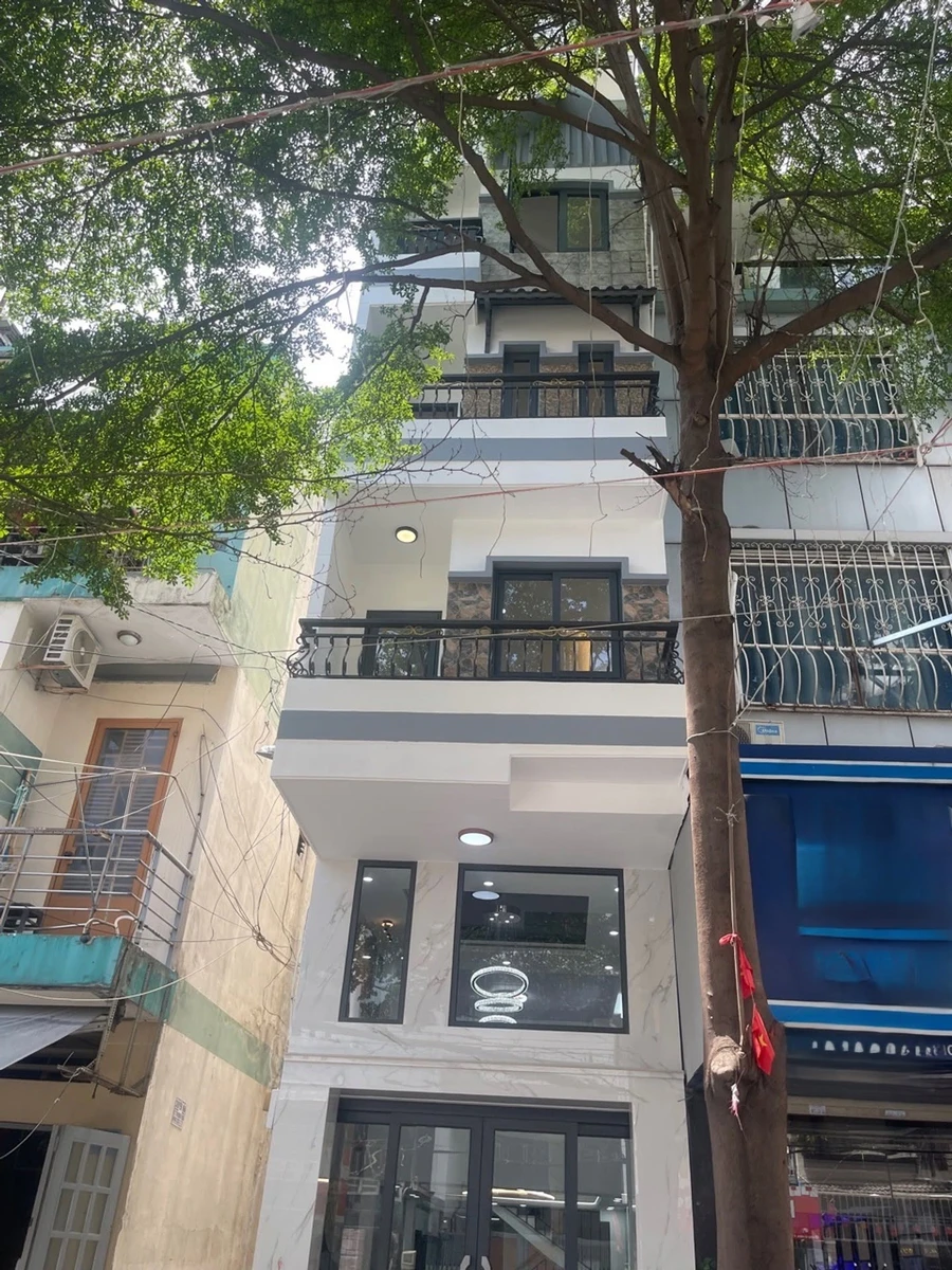 Bán nhà 6 tầng 44m2 Cách Mạng Tháng 8, Quận 3 - Ảnh 1