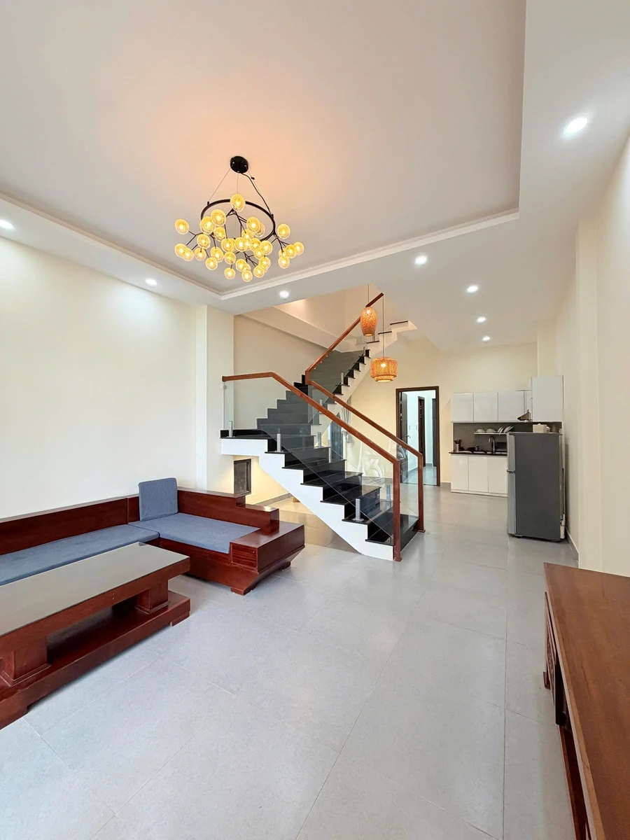 Bán nhà phố 100m², 3 tầng Ngô Gia Tự Đà Lạt 4,6 tỷ - Ảnh 1